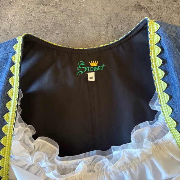 Radiant Oktoberfest Dirndl Set – Stoiber Dress w/ Blouse (US 6-8) - Picture 5 of 9